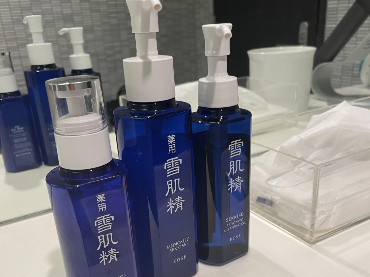 Sekkisei lotion, milky lotion, and beauty serum are lined up.