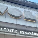 wolf-sharing-food-market-brussels