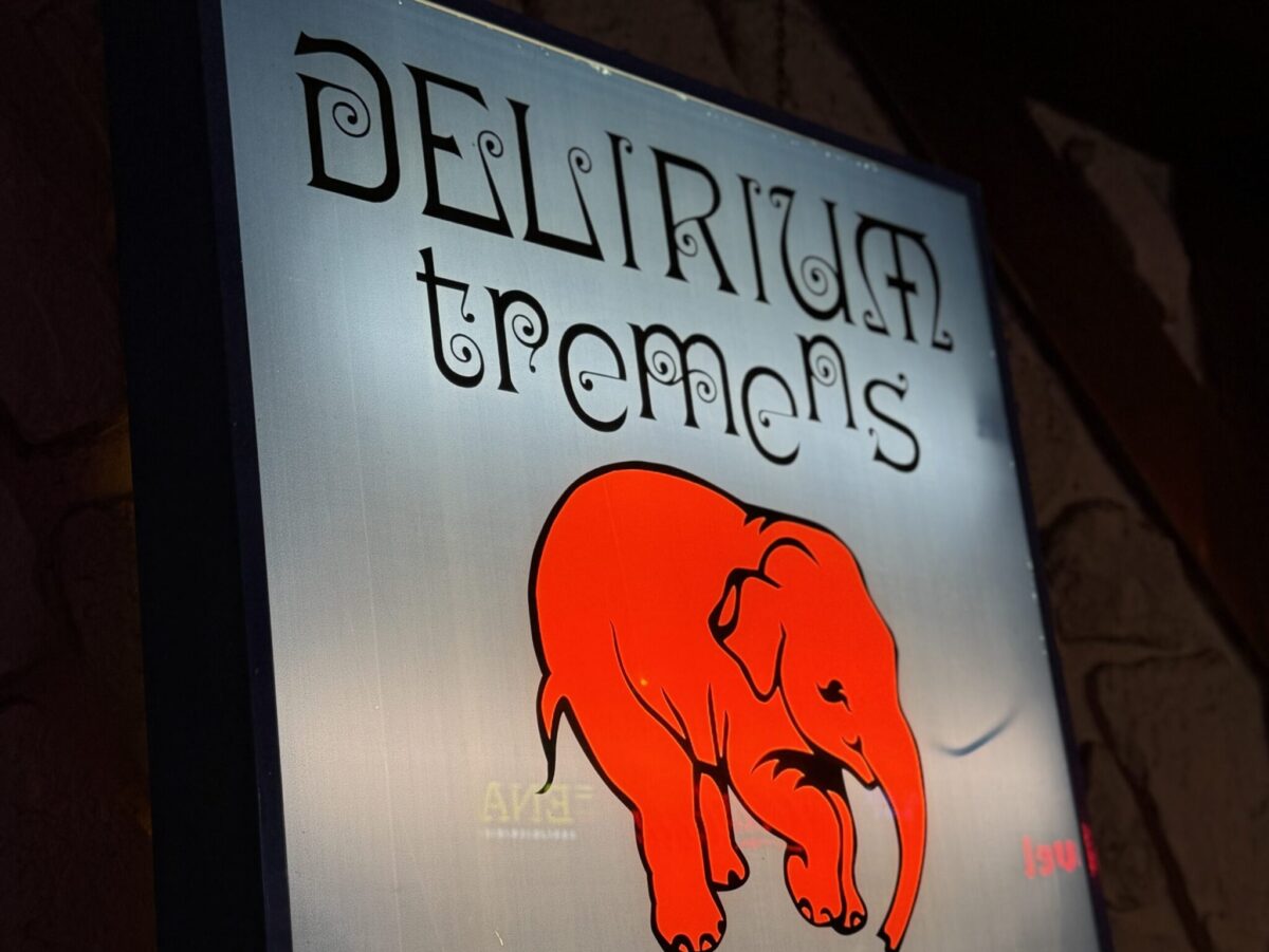 Sign of Delirium Café