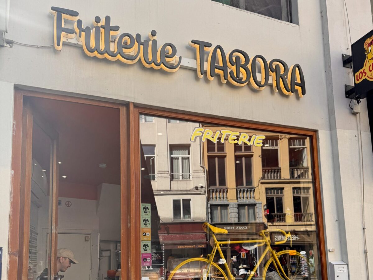 the exterior of Frituur Tabora