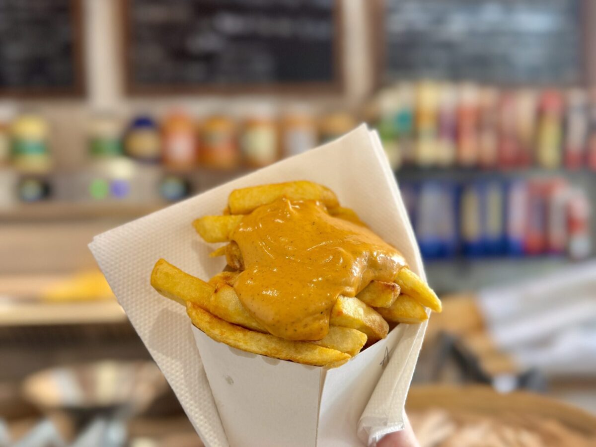 Frits with sauce